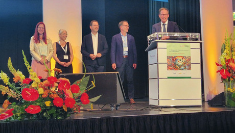 Die Kongresspräsidentinnen und -präsidenten von li. nach re. : Prof. Dr. Norma Jung (DGI), Priv.-Doz. Dr. Katrin Mehler (DGPI), Dr. Dr. Carsten Köhler (DTG), Prof. Dr. Torsten Feldt (DTG) und Prof. Dr. Siegbert Rieg (DGI) Foto: Dr. Franzi Trommel